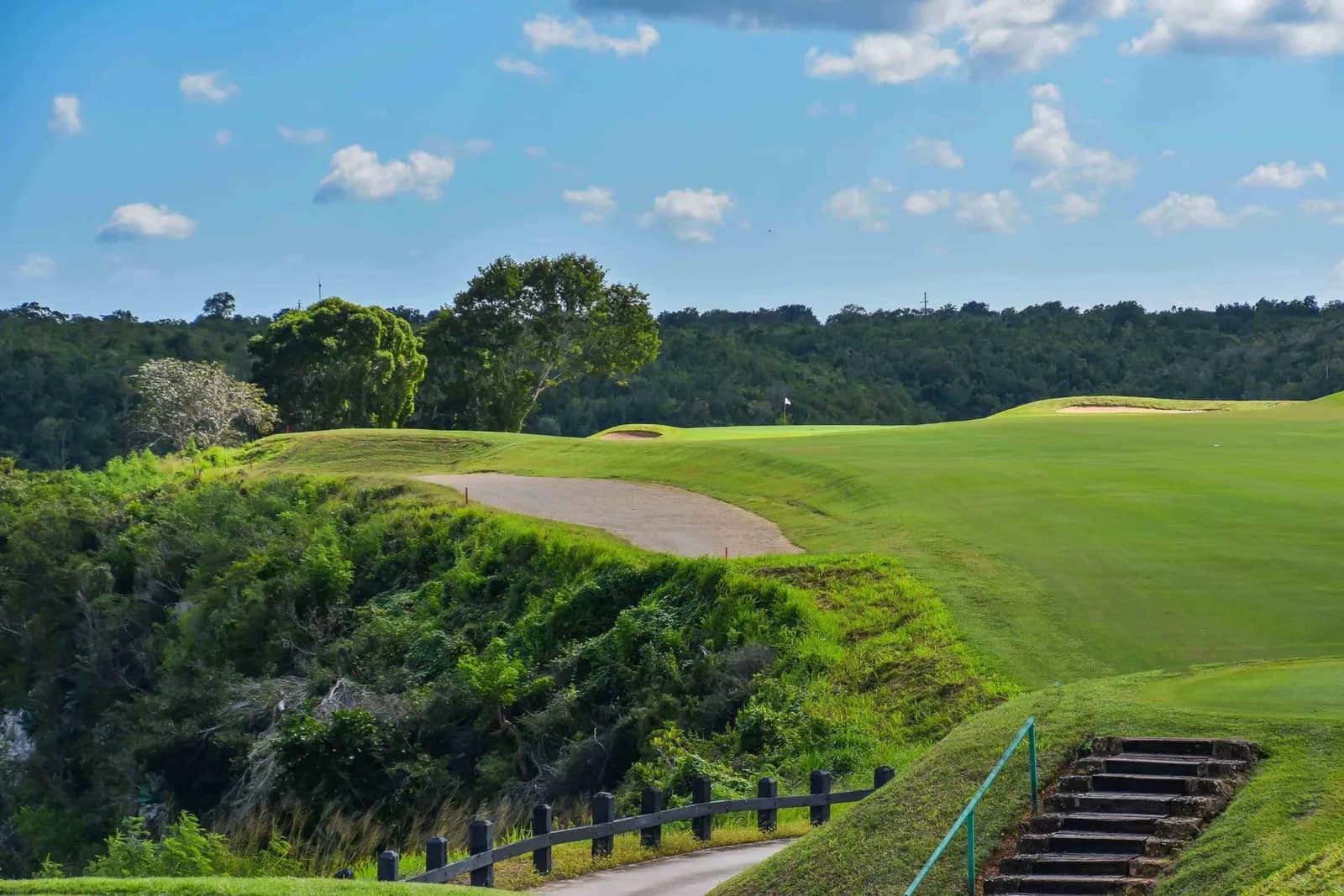Dye Fore fairway and bunker running along the jungle canyon rim